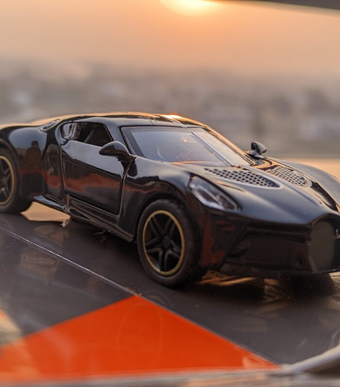 Midnight Phantom Supercar – Luxury Die-Cast Mini Model