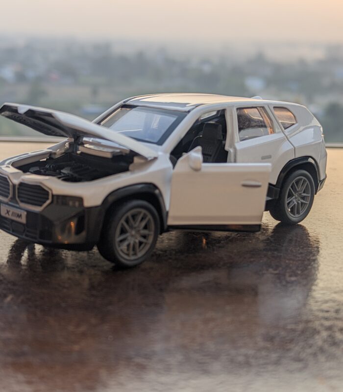 Midnight Phantom Supercar – Die-Cast Mini Model